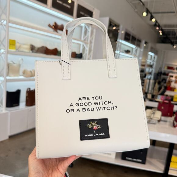 Limited ‼️Marc Jacobs x ‘The Wizard of Oz’ Mini Grind Leather Tote - Picture 3 of 7